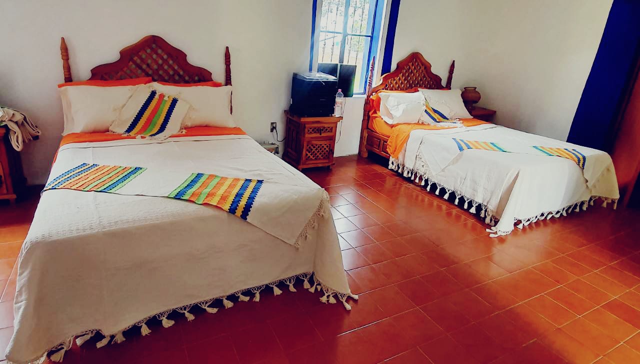 Juego de Colchas Artesanales de Oaxaca para Hotel