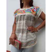 blusa con bordado mulicolor de paloma