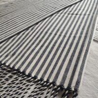 Manta/Toalla/Rebozo/Pie de Cama Artesanal de Oaxaca Negro con Beige. Hecho en Telar de Pedal Oaxaca, México