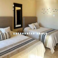 Colcha/Cubrecama Artesanal de Algodón Hecha en Oaxaca. Modelo Natural con Toques color Arena y Negro.