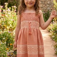 Vestido/bluson de algodon hecho en telar con resortrpaquete con 12 vestidos economicos de telar para niña, hechos a mano, 100% algodón.