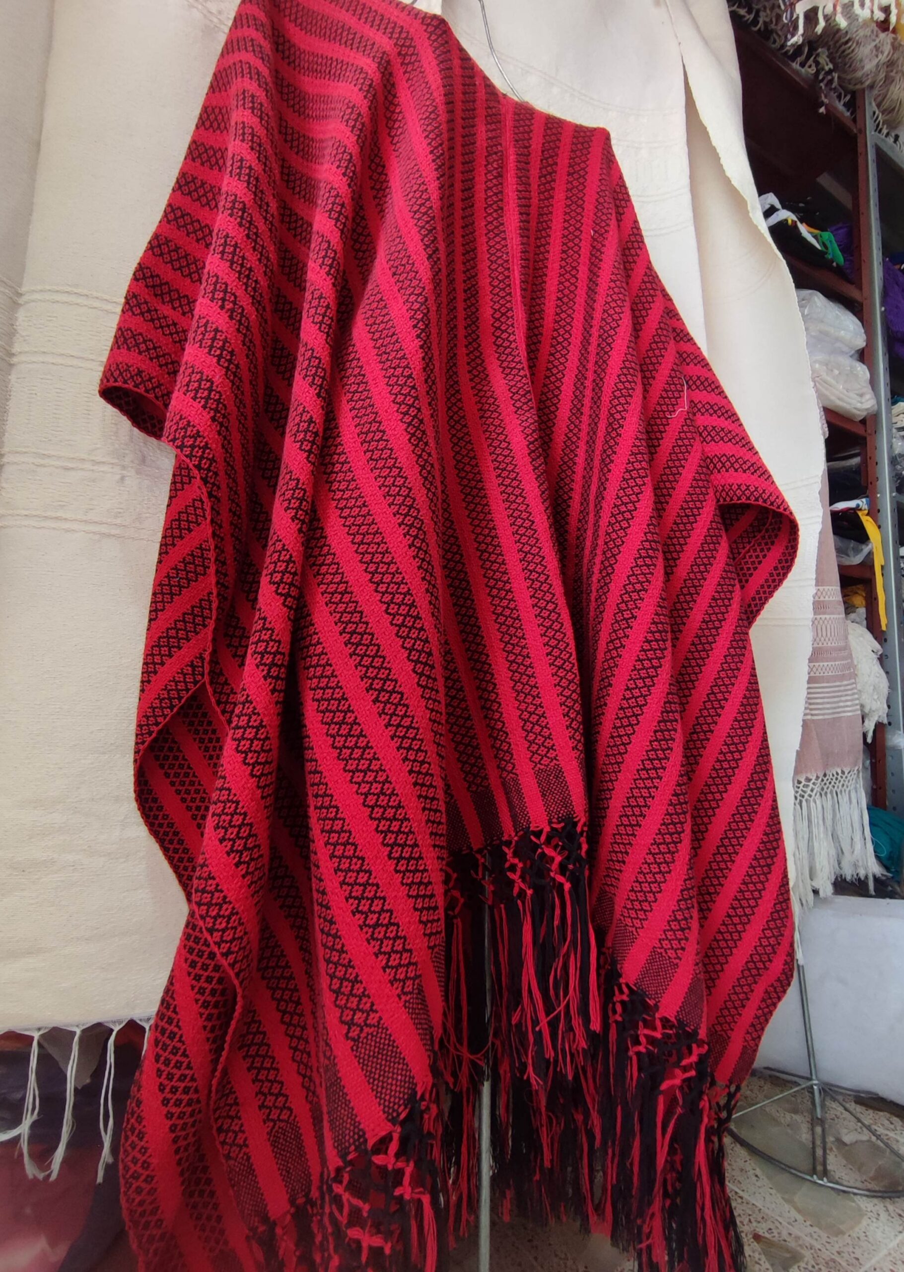 gaban artesanal de algodon hecho en oaxaca mexico. gaban mexicano para invierno. gaban unisex por unidad y mayoreo.