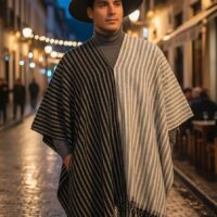 Gaban Artesanal Hecho en Telar de Pedal. Material de Algodón (Apto para la temporada de invierno) y de excelente medida: 90cm de largo y 60cm de ancho por cada lado (Talla Grande). Gaban para hombre