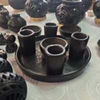 Artesanias de barro Negro de San bartolo Coyotepec. Estado de Oaxaca. Jarras, cantaros y vasijas