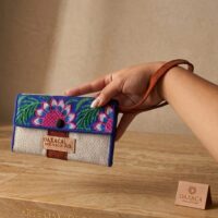 bolsa de mano artesanal de oaxaca – bordado floral y diseño multifuncional (copia)